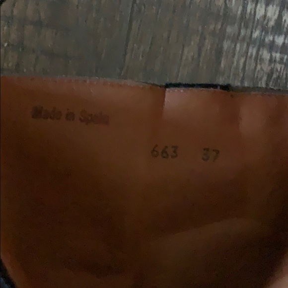 Boots - Picture 7 of 8